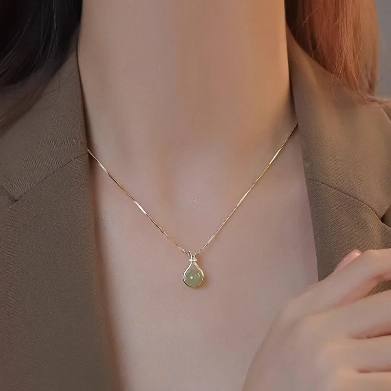 Teardrop-Shaped Imitation Jade Pendant Necklace