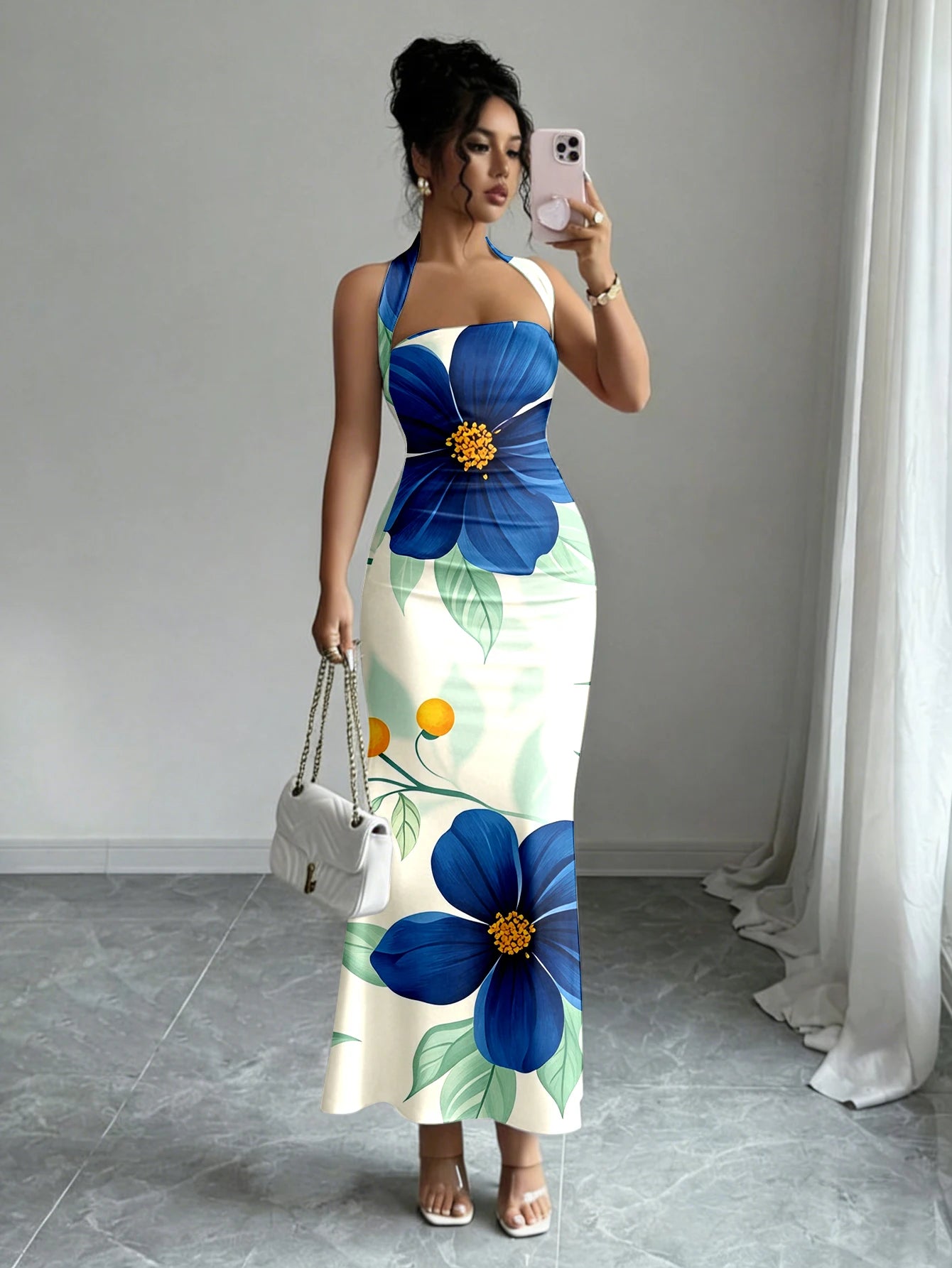 Hip-Hugging Sleeveless Long Skirt Hanging Neck Design And Collar