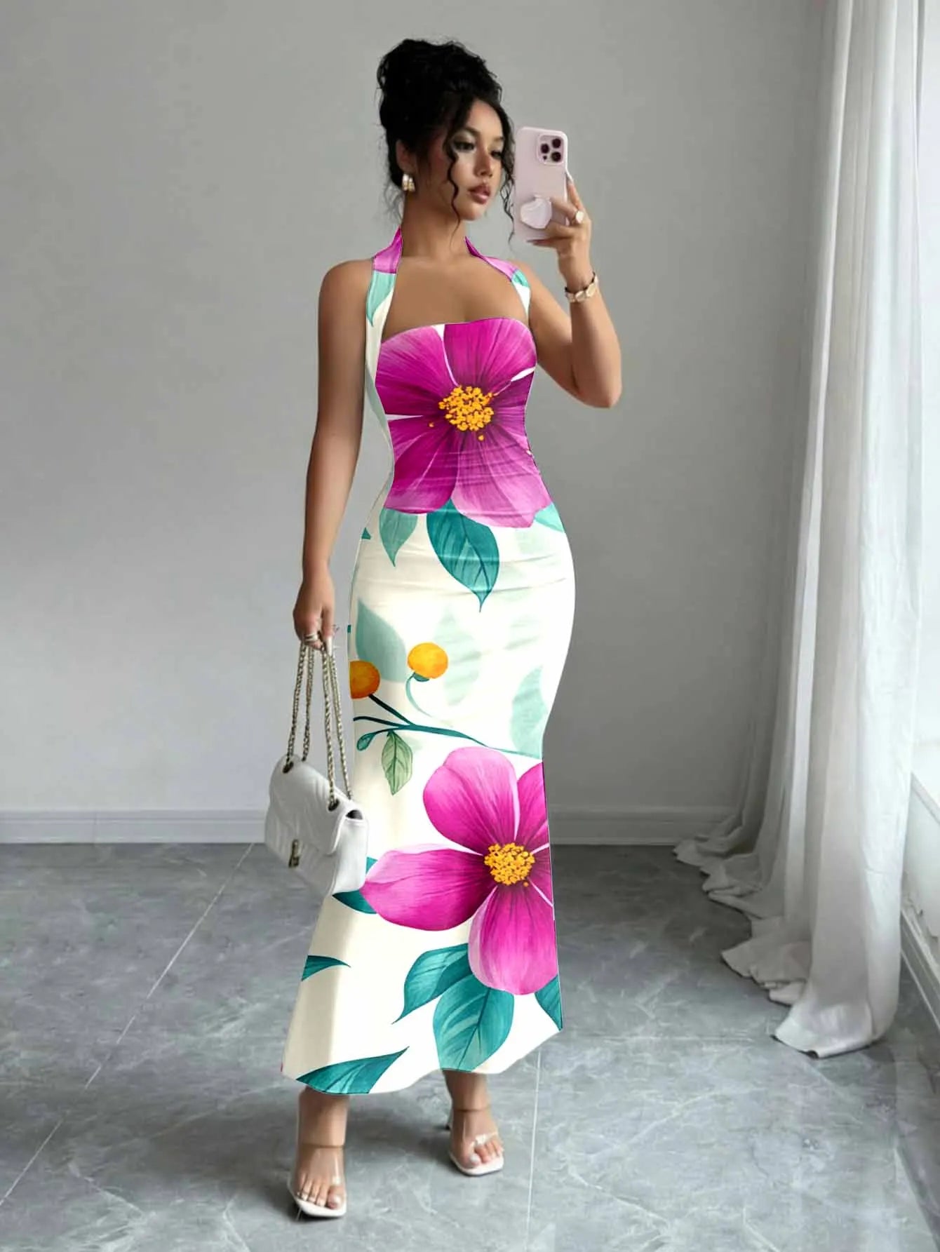 Hip-Hugging Sleeveless Long Skirt Hanging Neck Design And Collar