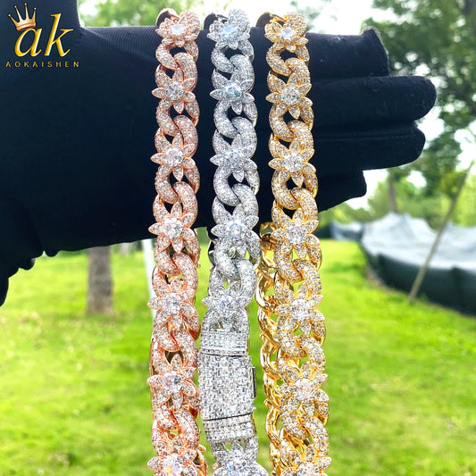 Aokaishen Iced Out Flower Necklace