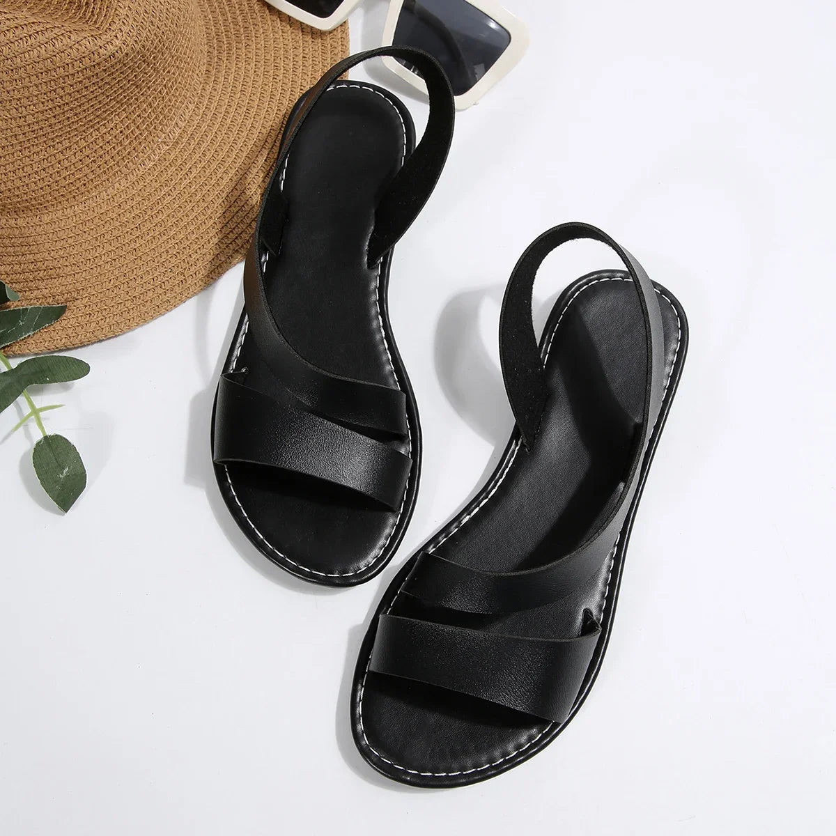 Round-toe flat sandals, simple and versatile