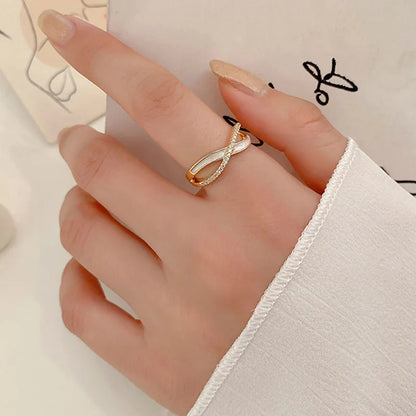 Exquisite Cross Shell Ring