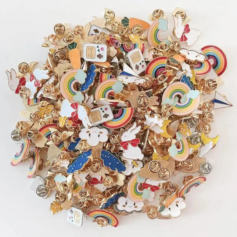 10/30pcs Cute Random Badges Fashion Pins Jewelry