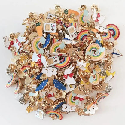 10/30pcs Cute Random Badges Fashion Pins Jewelry